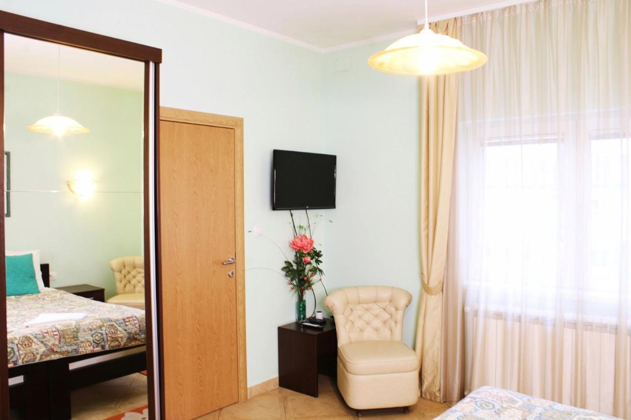 Apartments Paradisos Kragujevac Extérieur photo