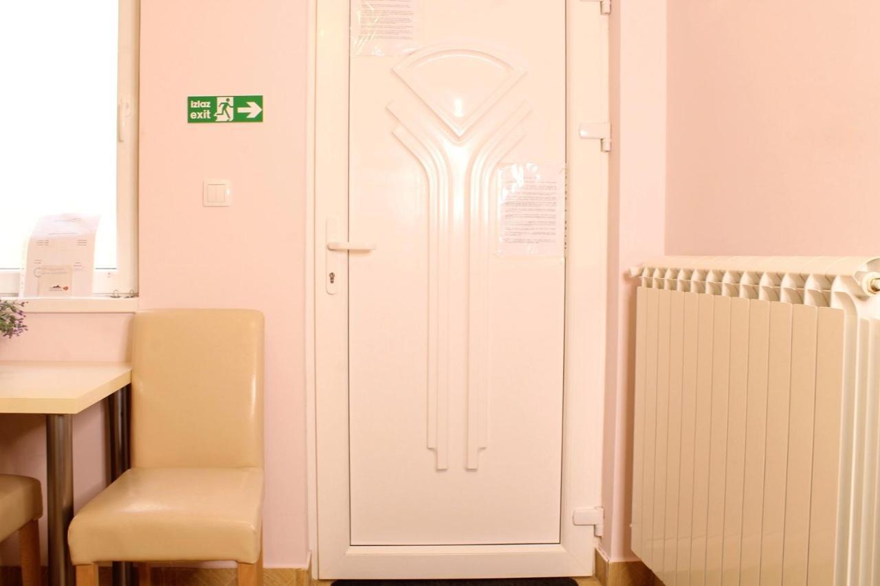 Apartments Paradisos Kragujevac Extérieur photo